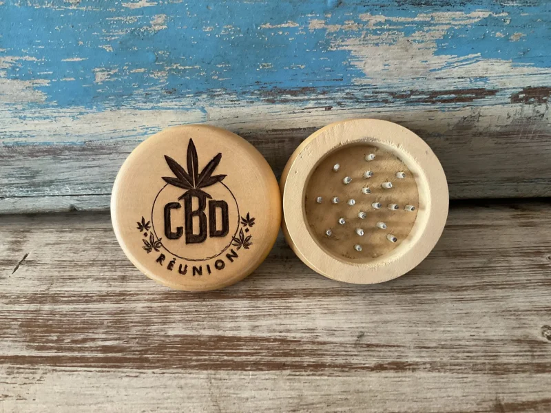 🇷🇪 Grinder en Bois Clair « CBD Réunion »